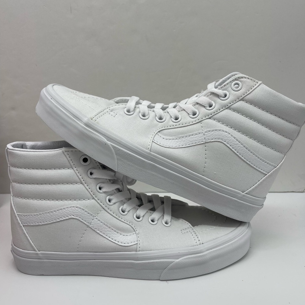 Vans WMNS Sk8-Hi Sneakers
True White
VN000D5IW00
Lifestyle, Original Icon, Canva - Picture 14 of 16